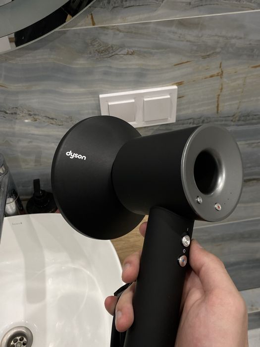 Фен Dyson supersonic