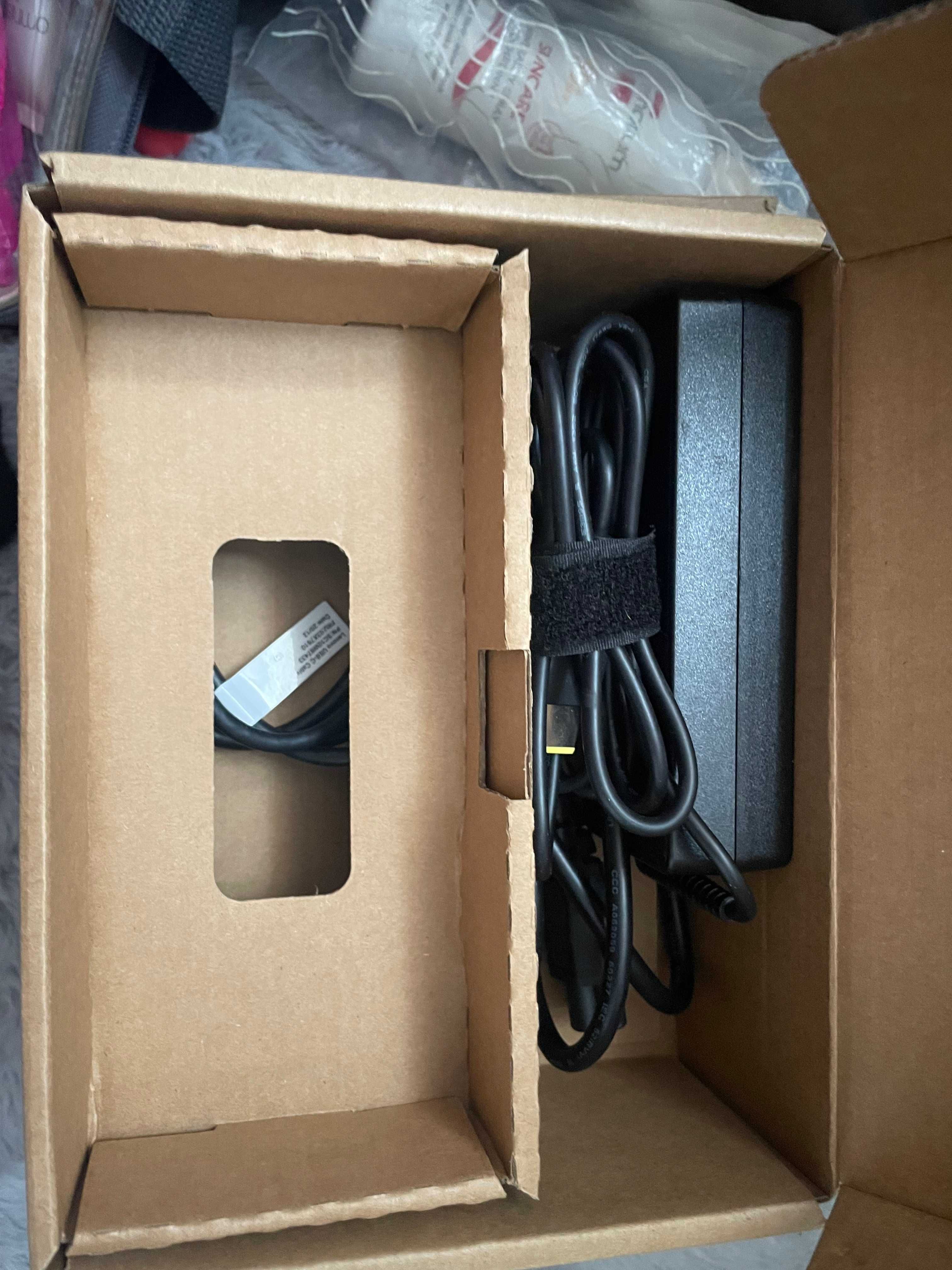 Stacja dokująca Think Pad Thunderbolt  4 Workstation Dock