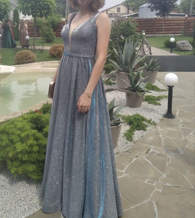 Продається сукня випускна