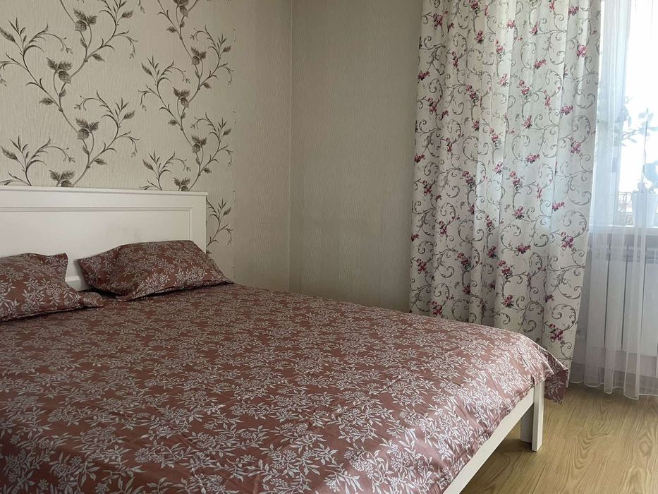 Подобово,погодинно 1кім.квартира р- н Порт-сіті.Вільна на Новий Рік!