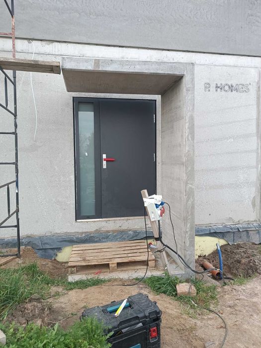 Zadaszenie drzwi, furtki z prefabrykatu betonowego, nowoczesne