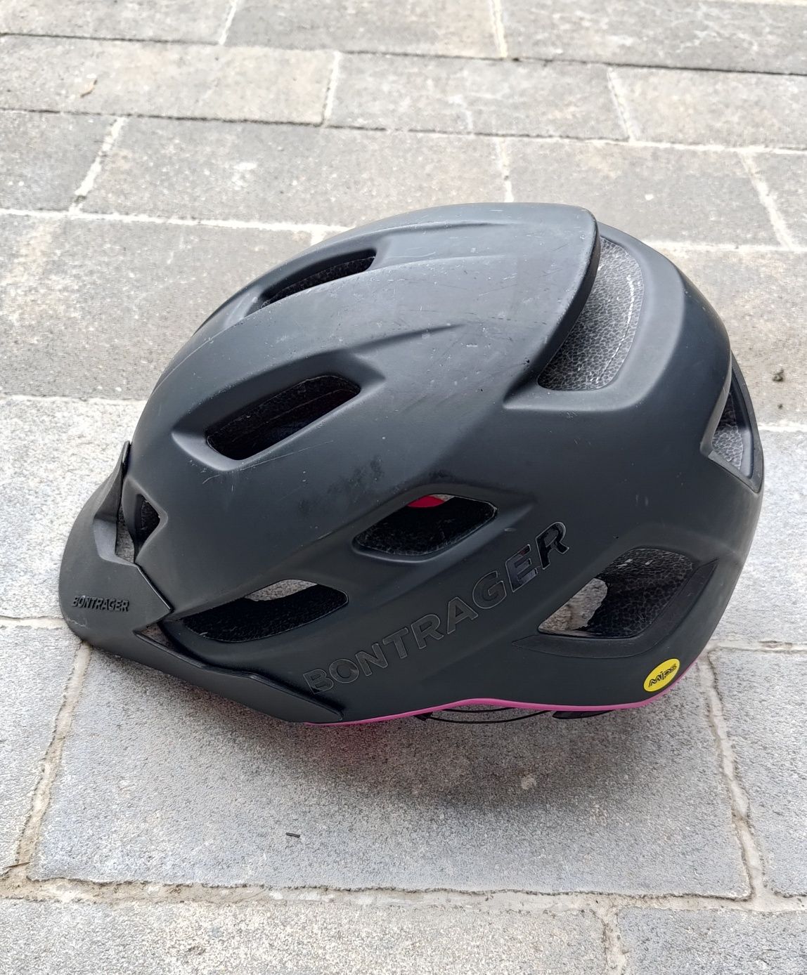 Kask rowerowy trek bontrager quantum Mips S