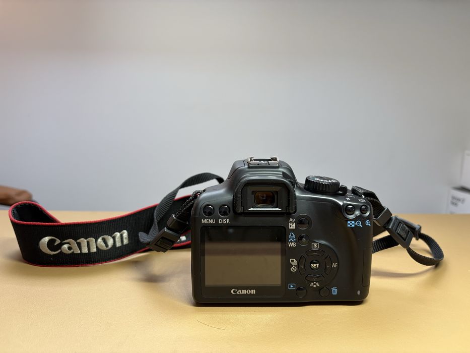 Máquina fotográfica Canon EOS Rebel XS