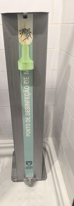 Dispensador de álcool gel com pedal