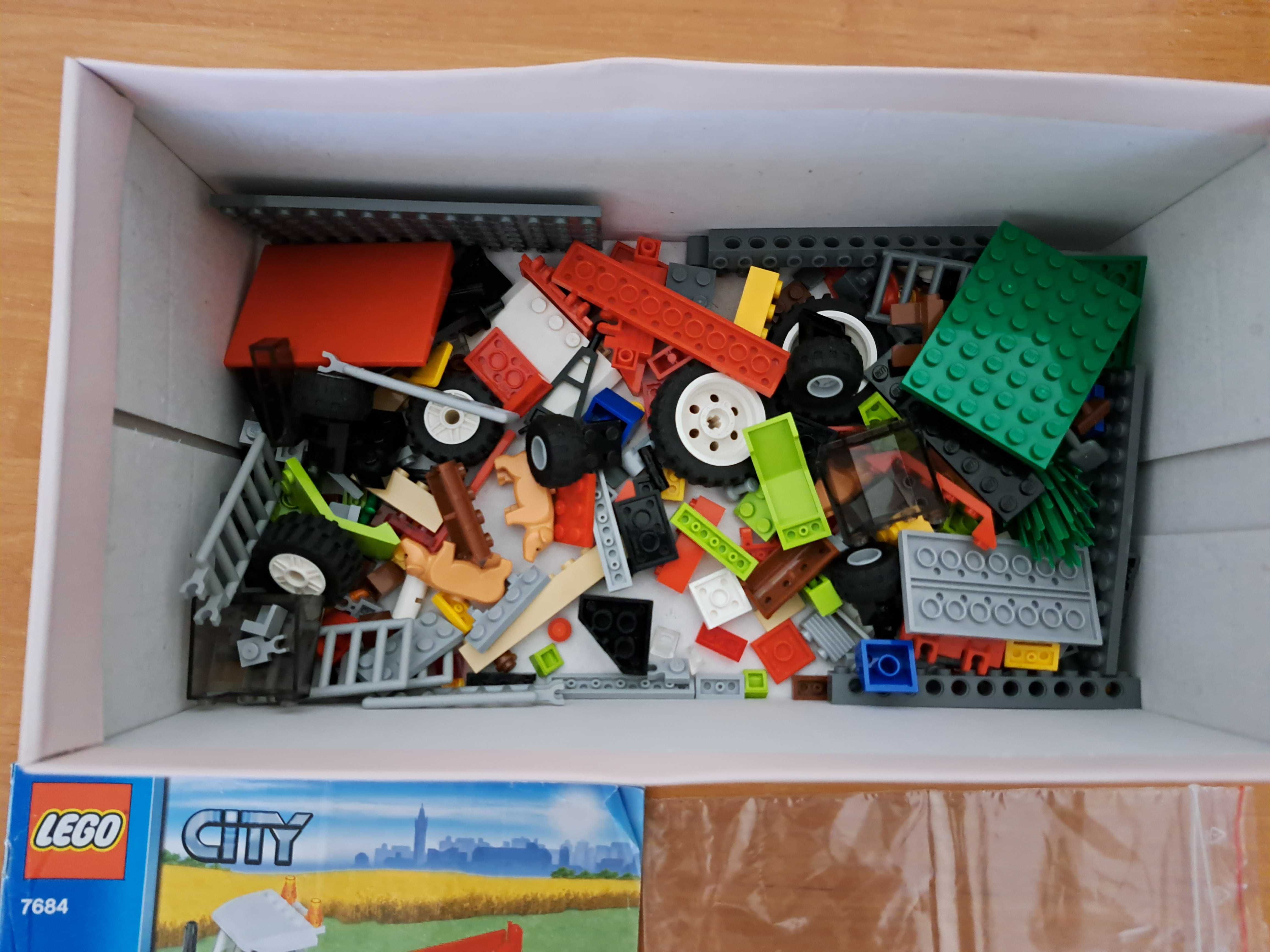 Lego City 7684 Hodowla świń i traktor