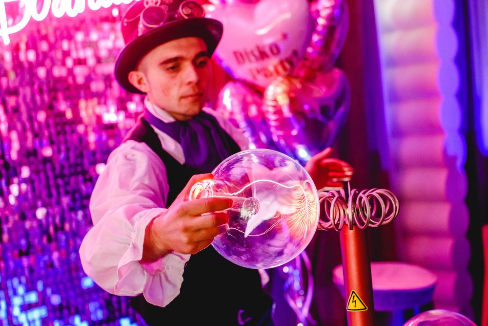 Аніматори, ведучі! Відкриття магазинів!