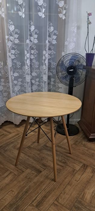 Stolik stoliczek