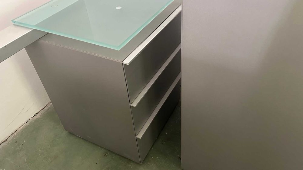 Szafka ze szklanym blatem WALTER KNOLL