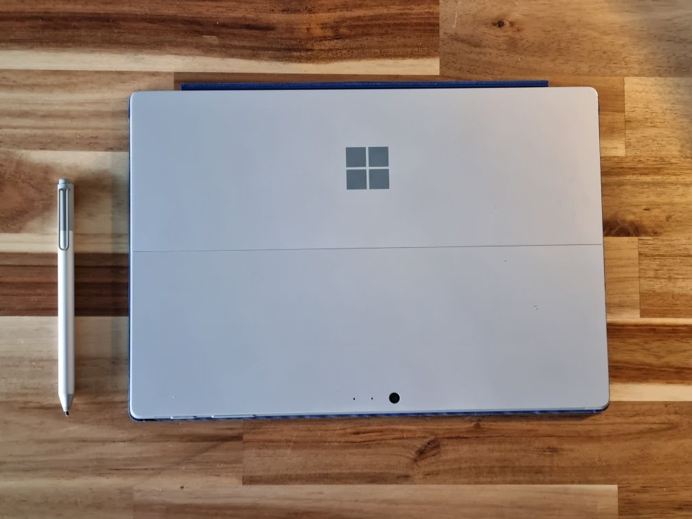 Microsoft Surface Pro 4 12,3" + rysik + klawiatura