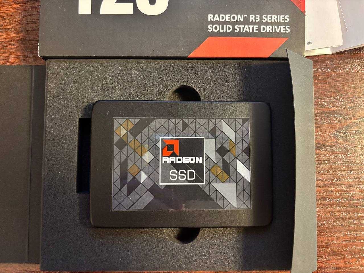 Накопичувач SSD AMD Radeon SSD 120gb