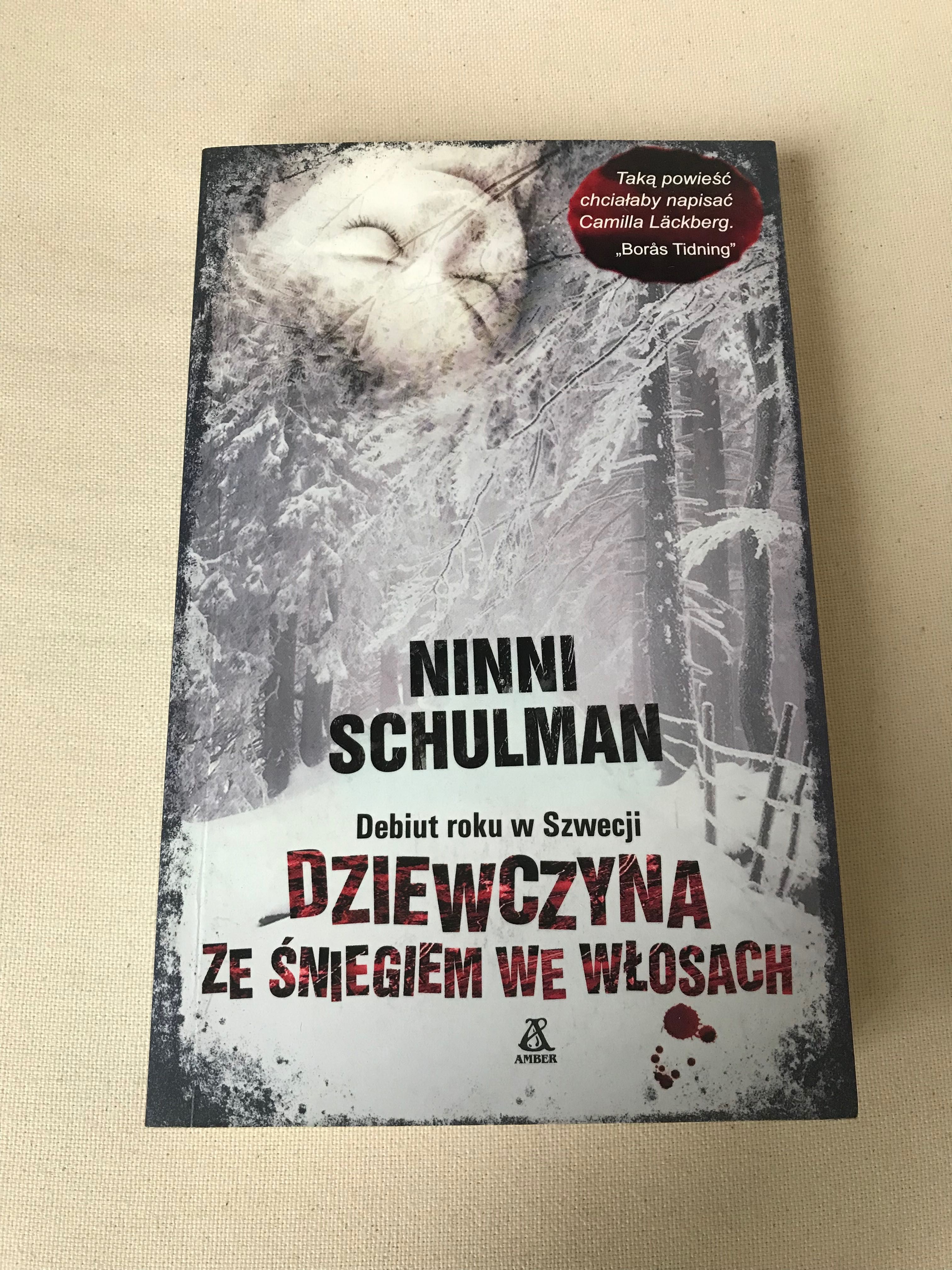 Ninni Schulman Dziewczyna ze śniegiem we włosach