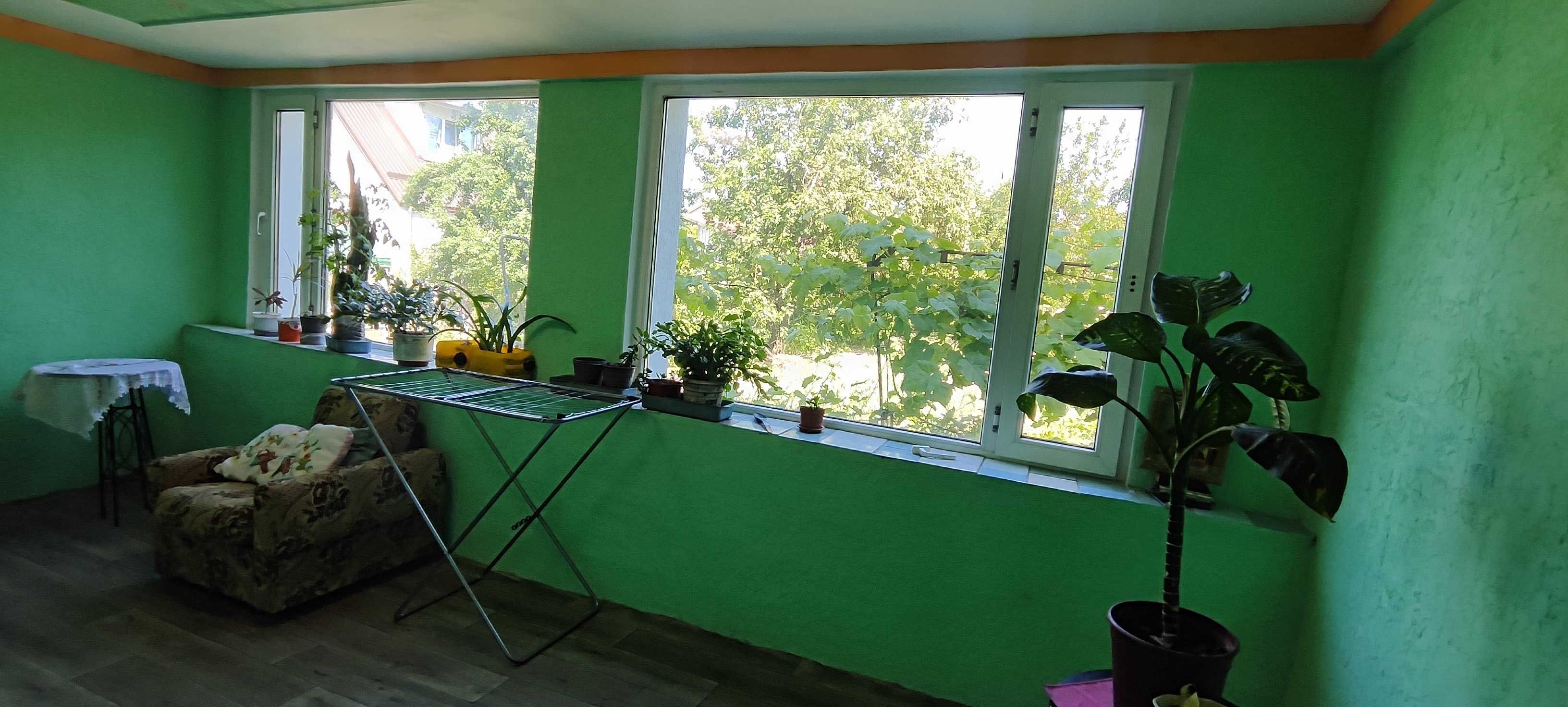 Продається одноповерховий цегляний будинок.Три кімнати.11 соток землі
