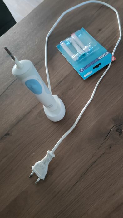 Elektryczna szczoteczka Oral-B Braun