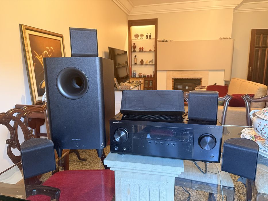 Sistema de som Pioneer - Home Cinema (700W)
