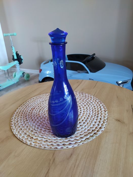 Kobaltowa karafka PRL