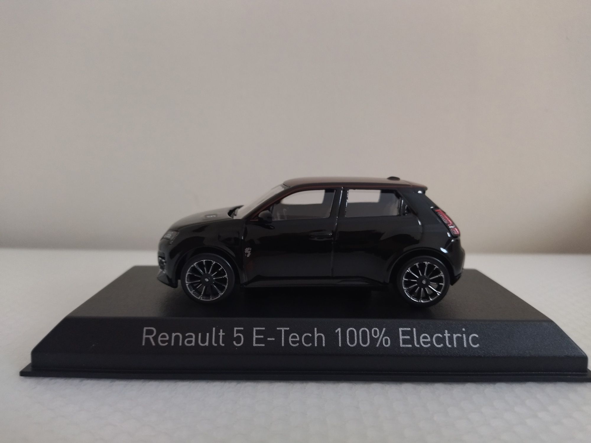 Miniatura Renault 5 E-Tech 1/43 Nova