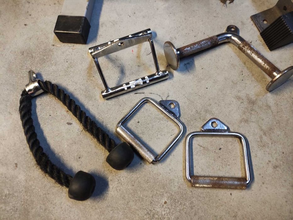 Uchwyt Uchwyty drążek drążki do wyciągu łamany trójkąt sznur podwójny