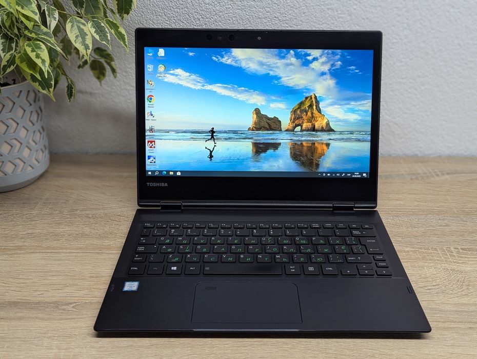 Продається класний , стильний ноутбук Toshiba Portege X20W