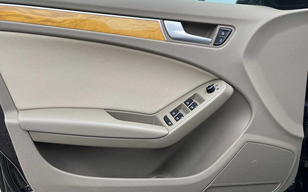 Audi A4  2010 рік