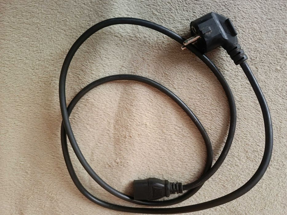 Kabel zasilający do komputera