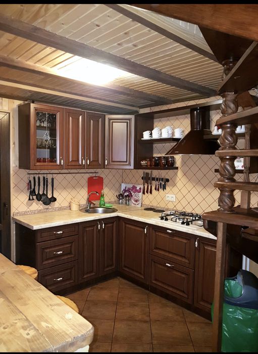 Будинок 200м2 зі зрубу в Буковелі (Поляниця) з ремонтом та меблями.