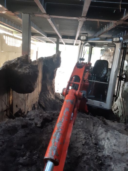 Prace ziemne Bobcat E19 Wozidło