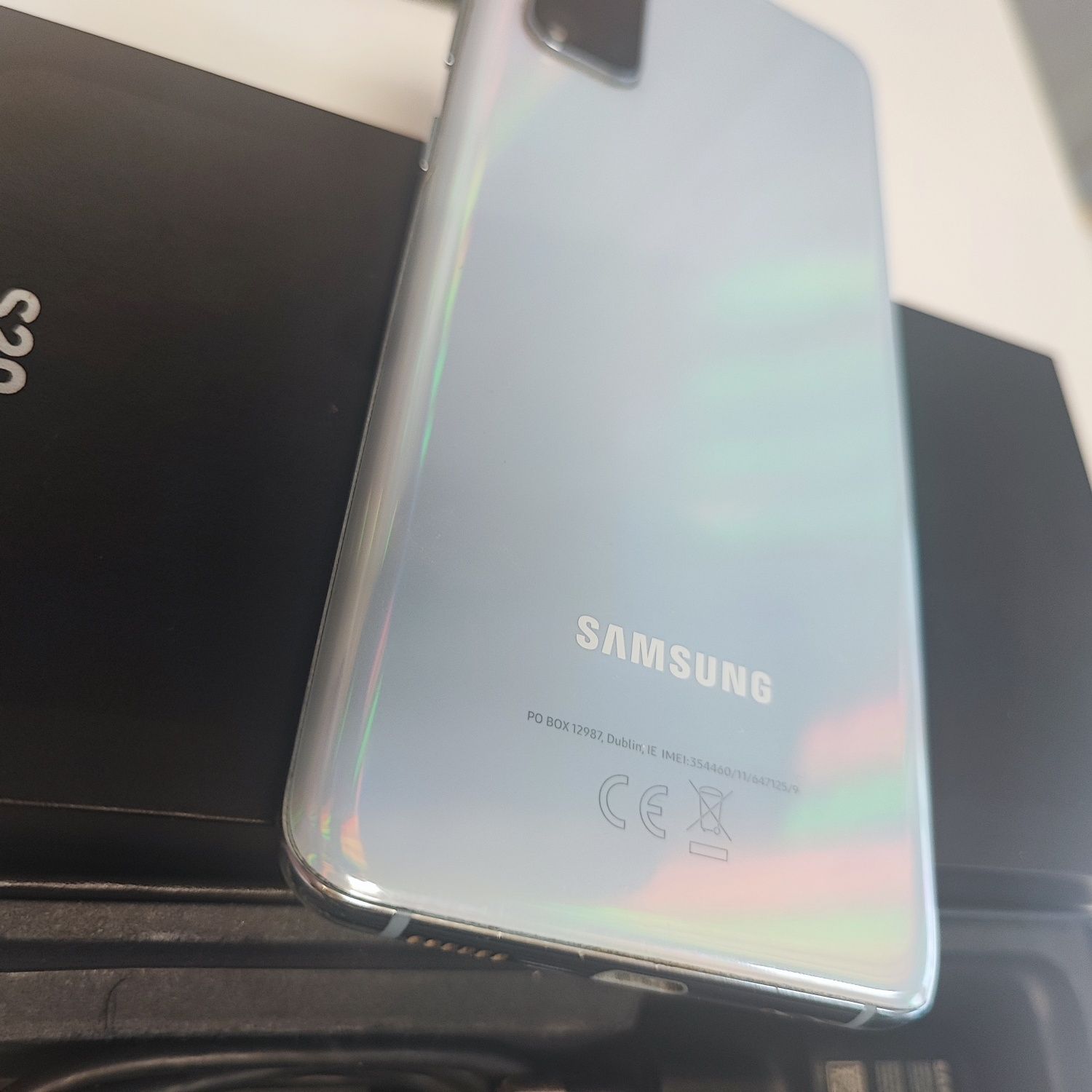 Samsung Galaxy S20,G980f,8Gb/128Gb,kompletny