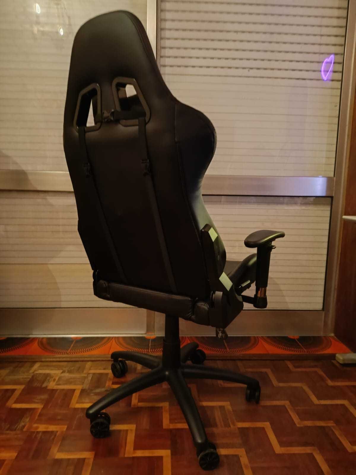 Cadeira Gaming ALPHA GAMER Vega(Até 150kg - Elevador Classe 4 - Preto)