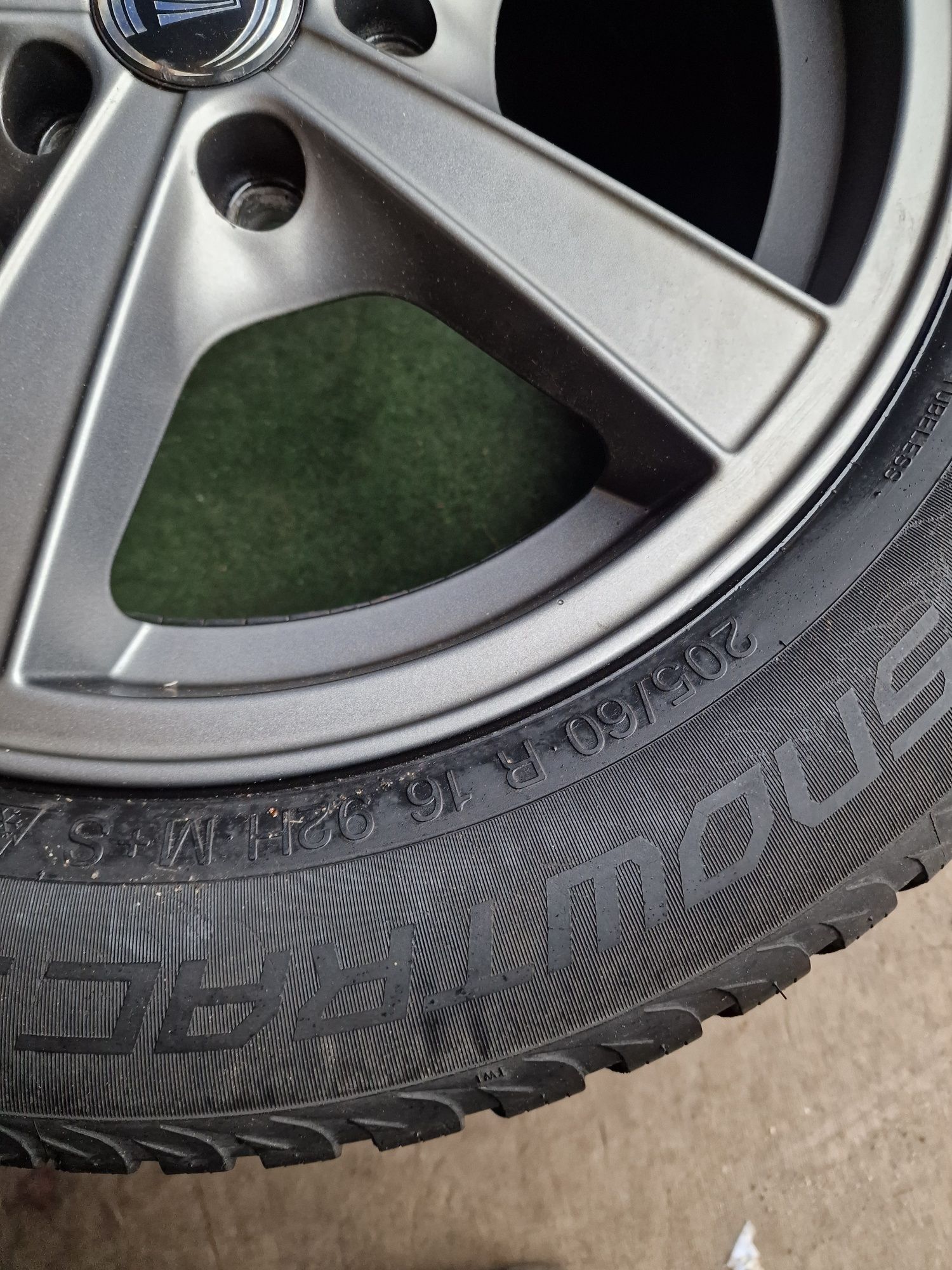 Koła zimowe 16 5×105 Opel Astra J K Mooka 205/60/16