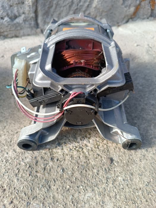 Продам недорого електродвигун до пральної машини Indesit та Gorenje