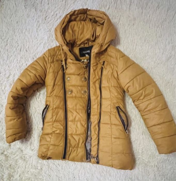 Теплая курточка, пуховик на девочку 128 р