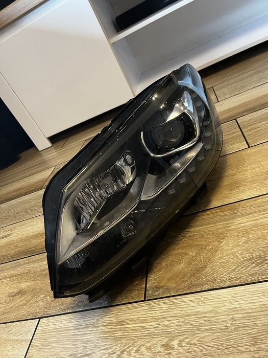 Lampa lewa przód Bixenon skretny Led caddy III touran 2010-