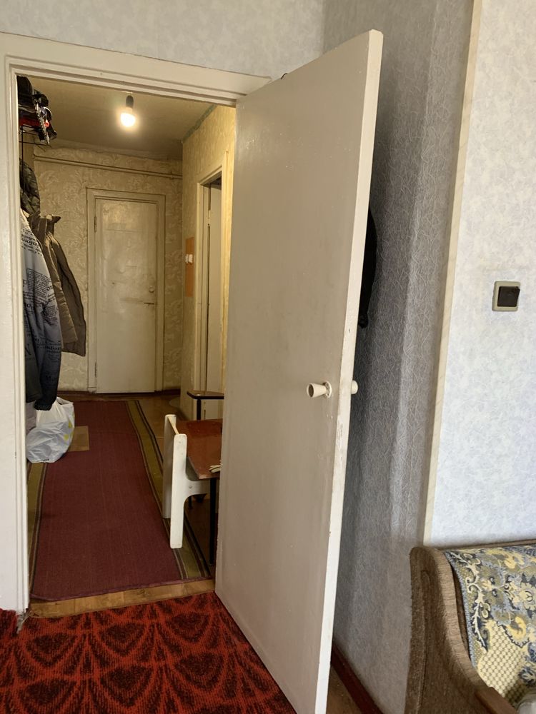 ЗАРІЧНИЙ, 3 кім.квартира, 1 поверх з балконом. Є - ВІДНОВЛЕННЯ можливе