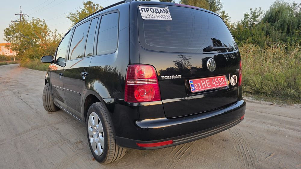 Продаи Volkswagen Touran 2009 року