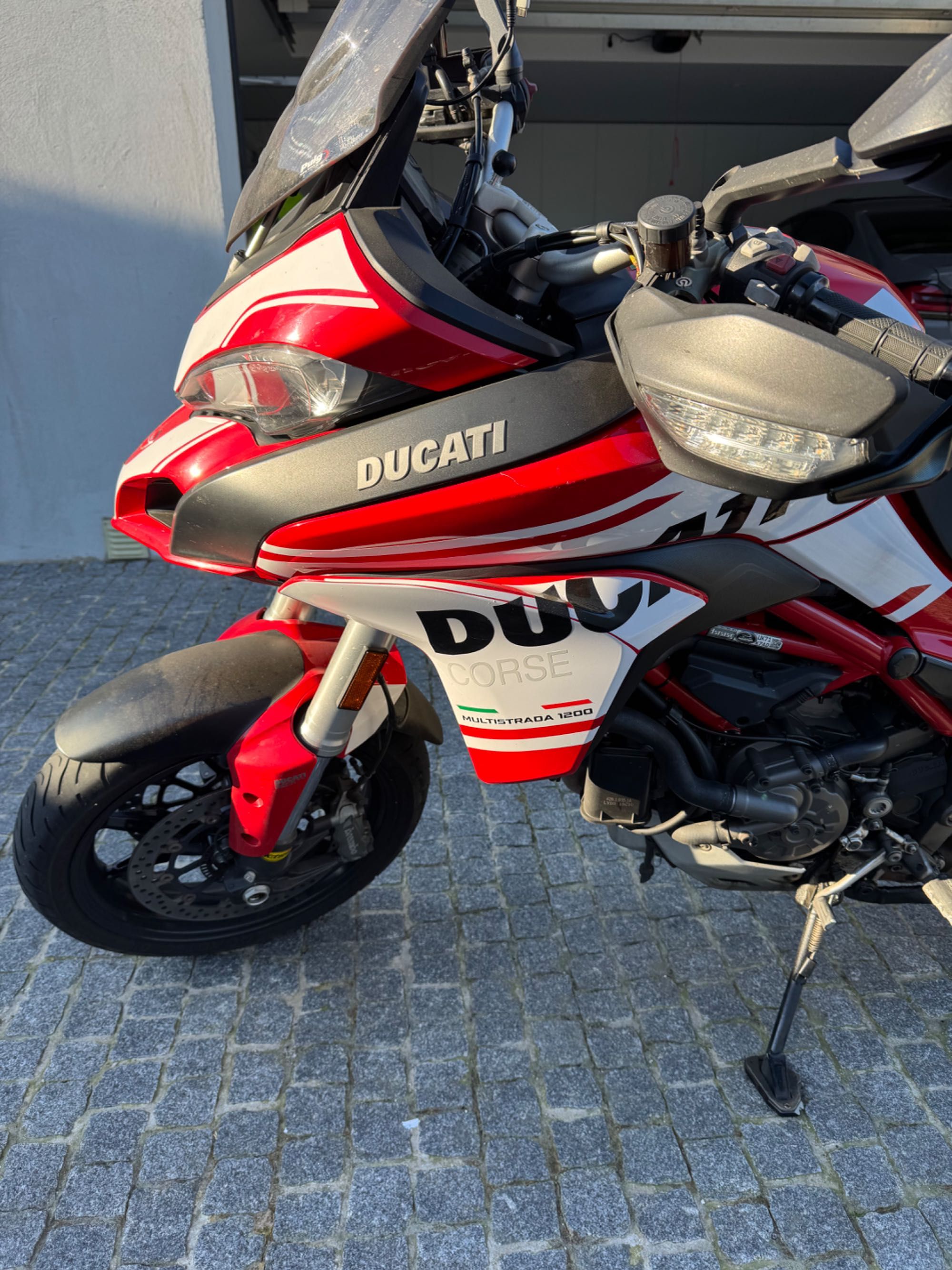 Ducati multistrada 1200S com malas