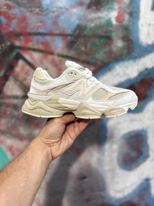 Жіночі кросівки New Balance 9060 light beige