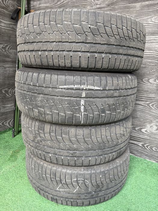 Opony zimowe 215/55/17 Nokiany