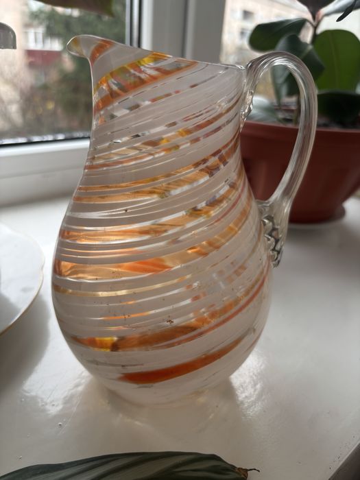 Ваза вінтажна із художнього скла