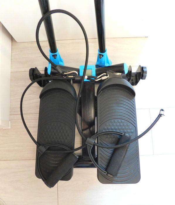 Stepper wielofunkcyjny skrętny z ramionami nordic walking linki