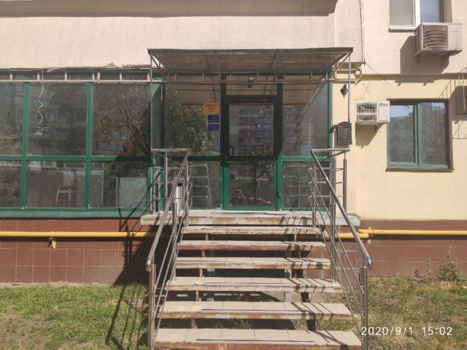 Декабристів 5, фасадне приміщення 100 м², готовий бізнес!