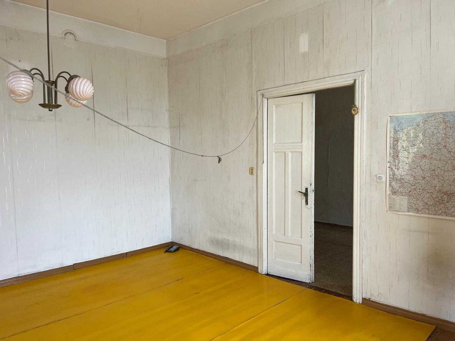 2 p.+k. 60 m2,c.o. miejskie,Górna umowa na czas nieokreślony-16 tys.zł