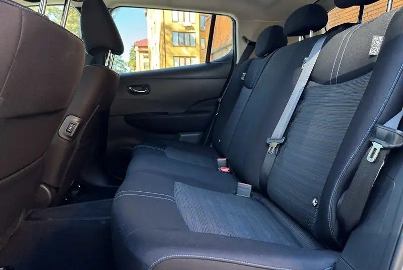 Продам nissan leaf N-Connecta