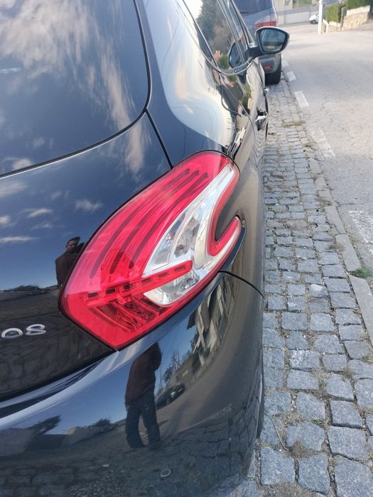 Farolins trás do Peugeot 208
