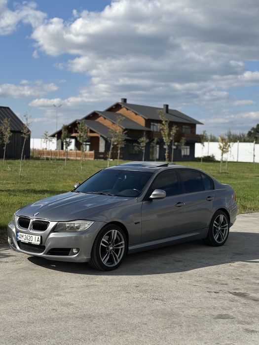 BMW E90 LCI 328xi