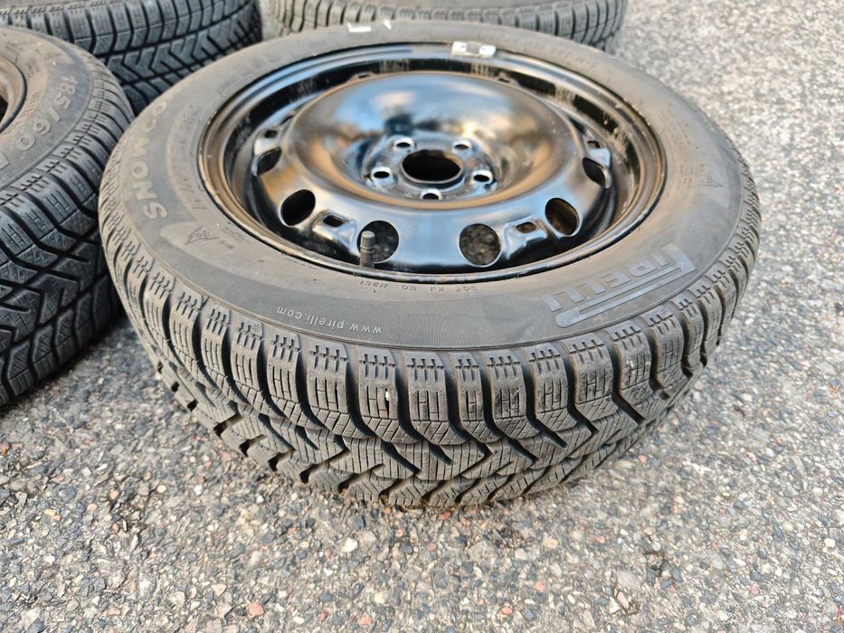 Koła zimowe 185/60 R15 stalowe VW\Audi\Skoda Pirelli + kołpaki