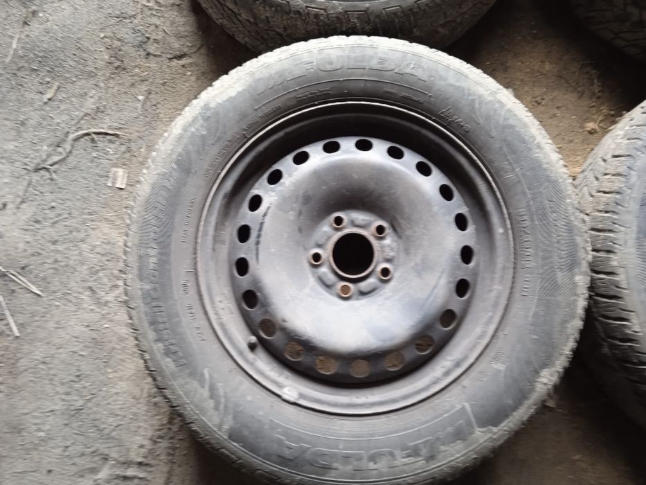 Sprzedam koła zimowe 16 ford