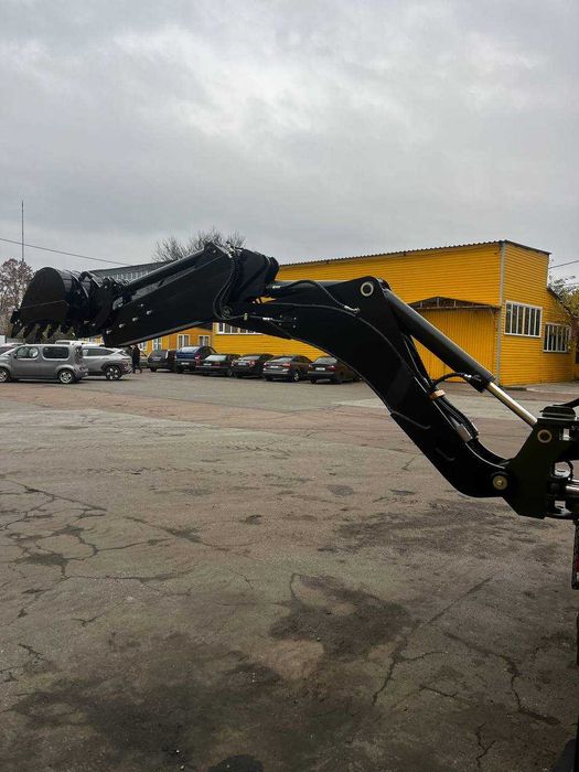 Екскаватор-навантажувач TDC BL105