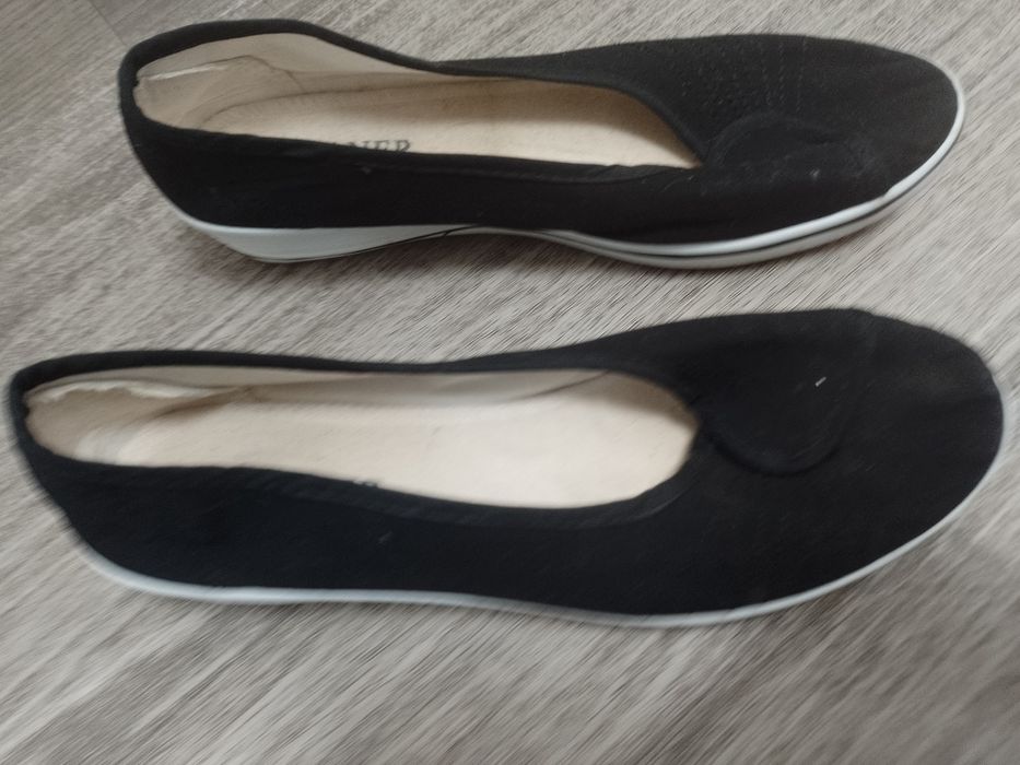 Sprzedam damskie buty rozmiar 41.