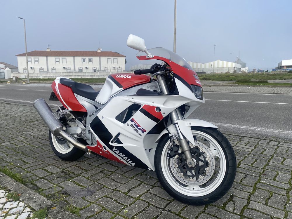 Yamaha FZR 1000 ano 1992