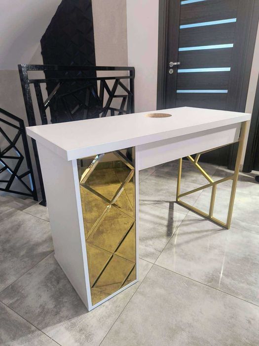 Biurko kosmetyczne do manicure Nowe